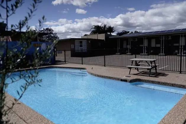 Country Motor Inn Singleton - Havuz