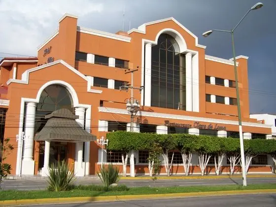 Country Plaza