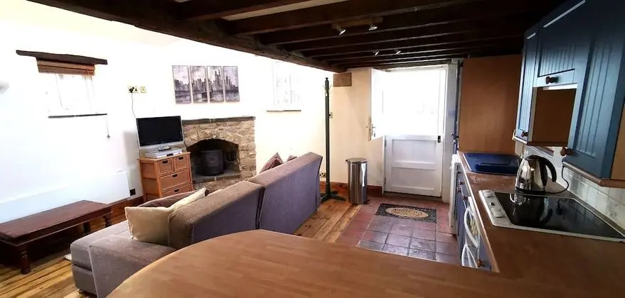 Country School Cottage near Harwood - İç Mekan