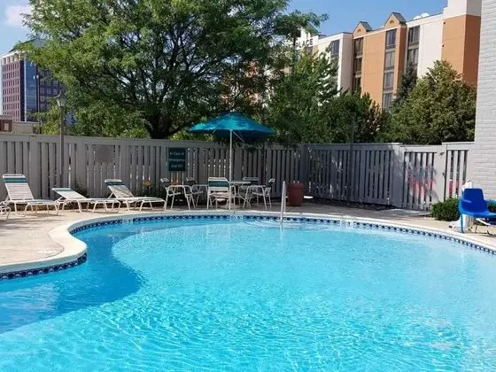 CountryInn&SuitesbyRadisson,HoffmanEstates,IL - Havuz