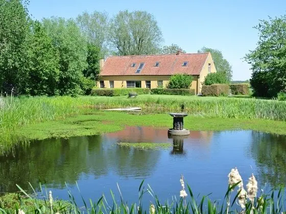 Countryside Holiday Home in Aartrijke With a Garden