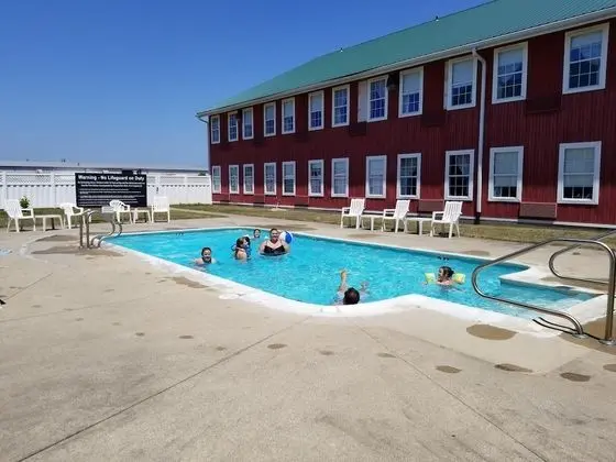CountrySide Inn - Havuz