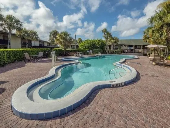 Countryside Inn & Suites Orlando - Havuz