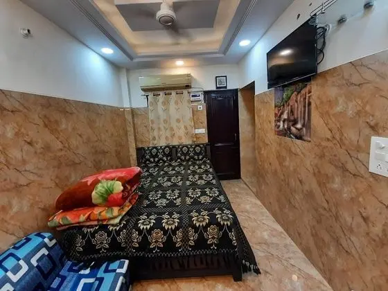 Couple Friendly Private Flat in Posh Lajpat Nagar - İç Mekan