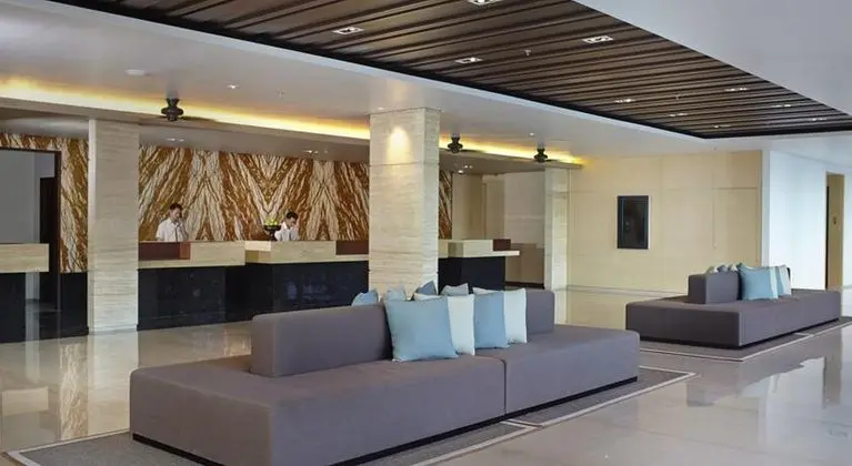 Courtyard Bali Seminyak Resort - Lobi