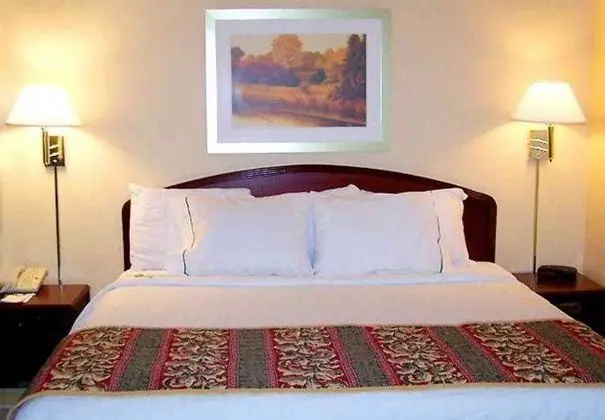 Courtyard Bentonville - Genel