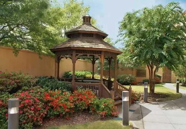 Courtyard Birmingham Colonnade/Grandview