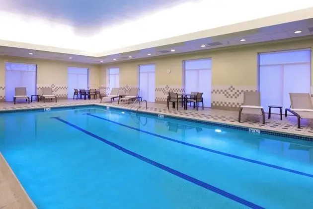 Courtyard Boston Billerica/Bedford - Havuz