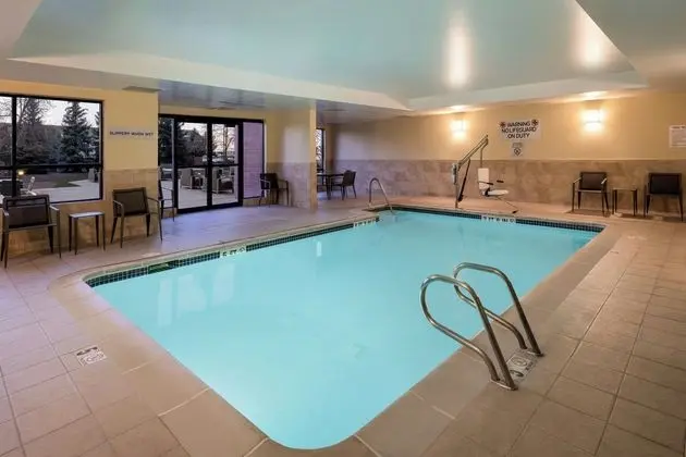 Courtyard Boulder Louisville - Havuz