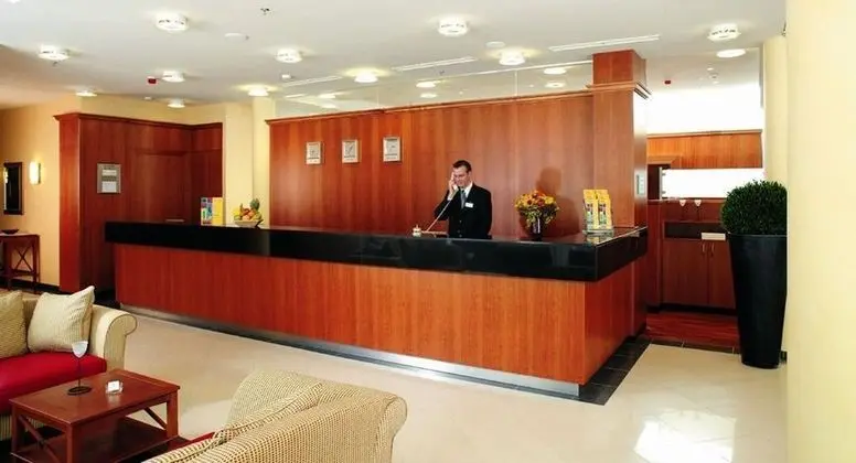 Courtyard by Marriott Bochum Stadtpark - Lobi