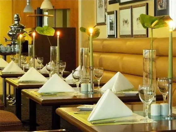 Courtyard by Marriott Bochum Stadtpark - Yeme / İçme