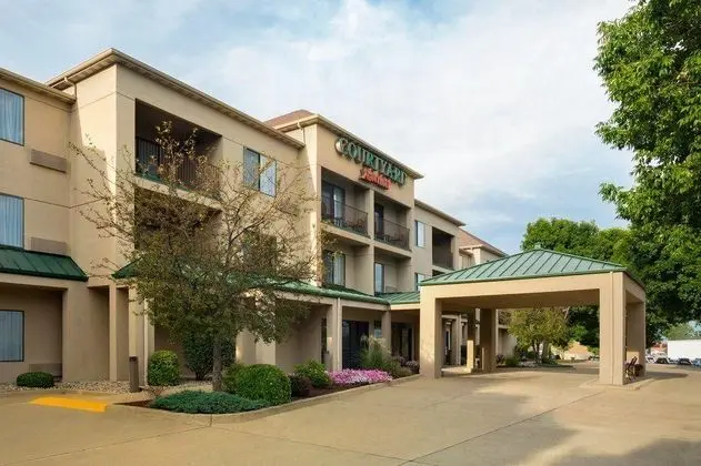 Courtyard Champaign