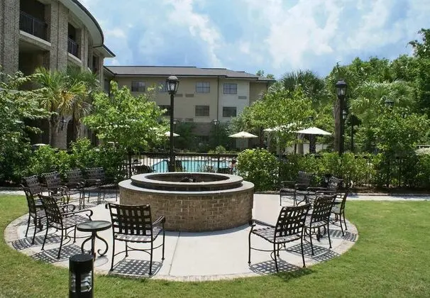 Courtyard Charleston Mt. Pleasant