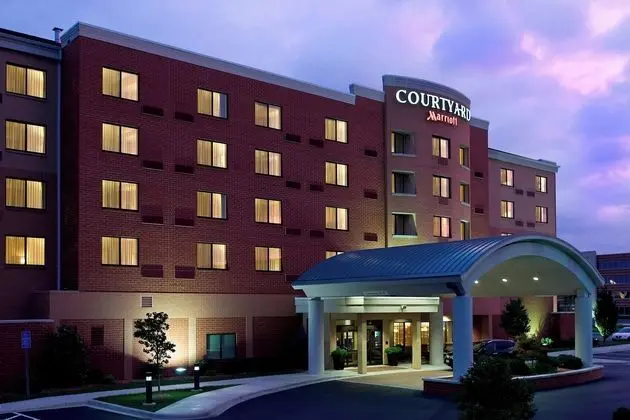 Courtyard Cincinnati North at Union Centre - Dış Mekan