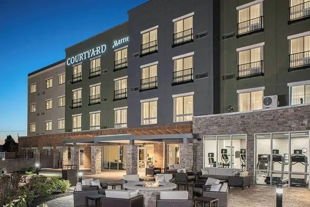 Courtyard Clifton Park