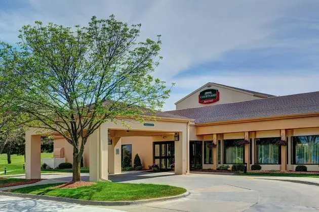 Courtyard Des Moines West/Clive - Dış Mekan