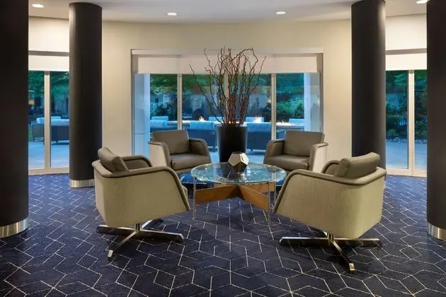Courtyard Edison Woodbridge - Lobi