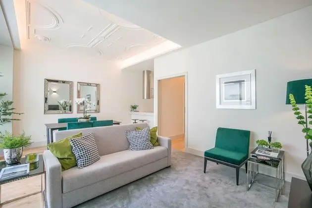 Courtyard & Elegance Apartment