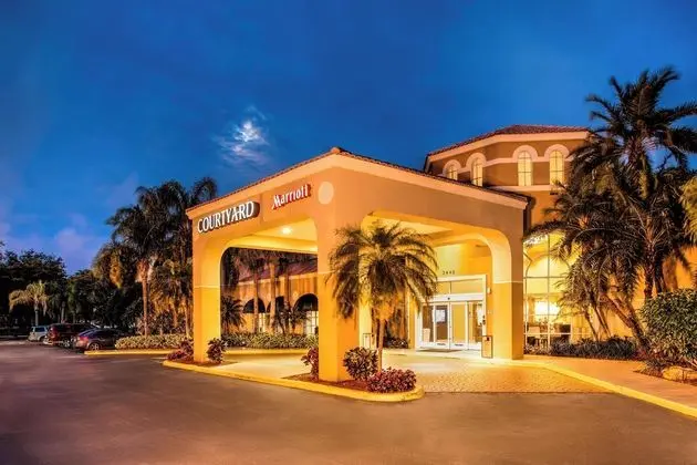 Courtyard Fort Lauderdale North/Cypress Creek - Dış Mekan