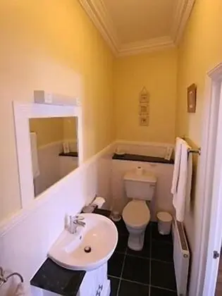 The Courtyard Guest House - Banyo Tipleri
