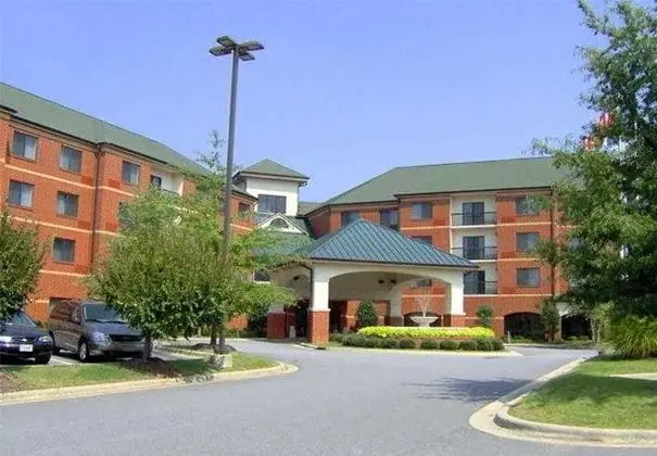 Courtyard Hickory