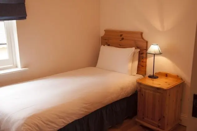 Courtyard Holiday Cottages - Oda