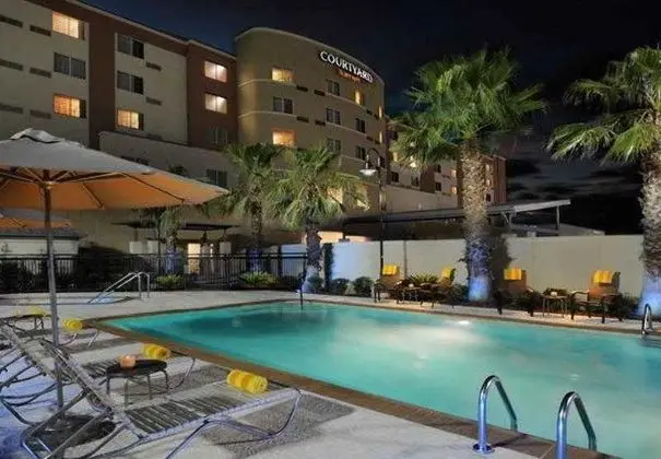 Courtyard Houston Pearland