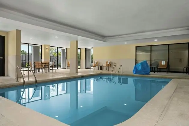 Courtyard Indianapolis Northwest - Havuz