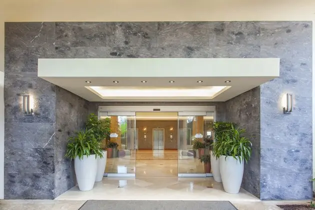 Courtyard Isla Verde Beach Resort