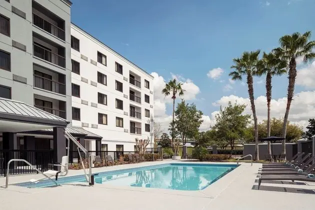 Courtyard Jacksonville Butler Boulevard - Havuz