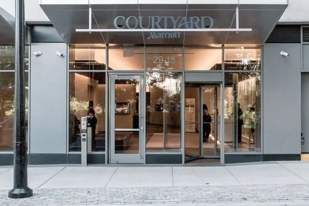 Courtyard Long Island City/New York Manhattan View - Öne Çıkan Resim