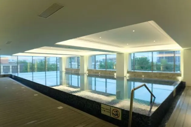 Courtyard By Marriott Ahmedabad Sindhu Bhavan Road - Havuz