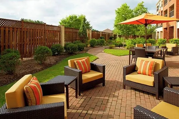 Courtyard by Marriott Akron Stow - Dış Mekan