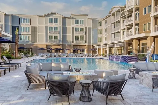 Courtyard by Marriott Amelia Island - Havuz