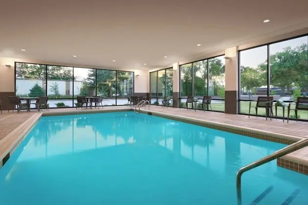 Courtyard by Marriott Ames - Havuz
