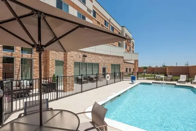 Courtyard by Marriott Ardmore - Havuz