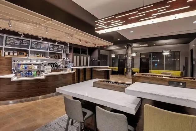 Courtyard by Marriott Ardmore - Yerinde Yemek