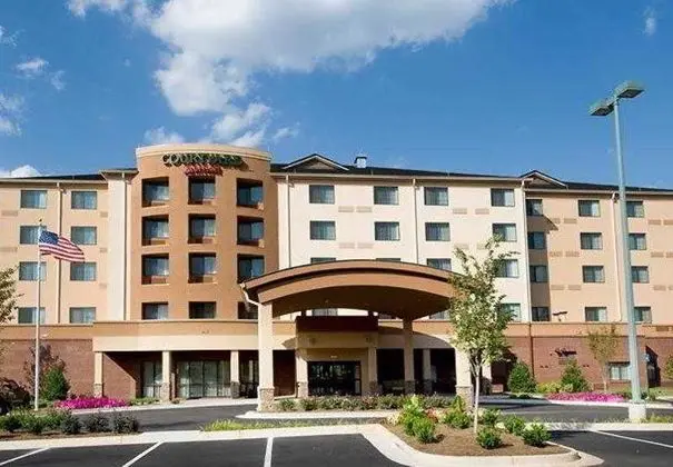 Courtyard by Marriott Atlanta Budorf Mall