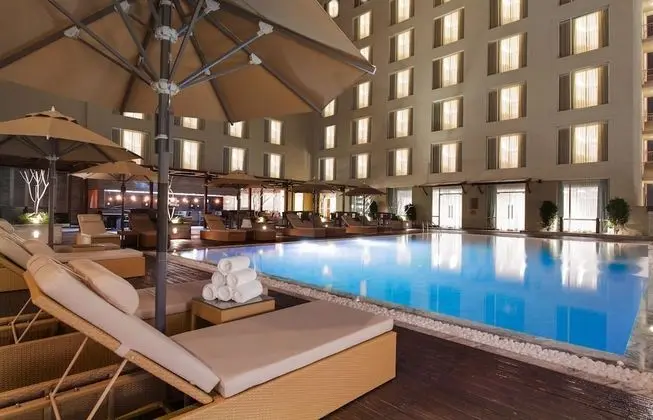 Courtyard by Marriott Bengaluru Outer Ring Road - Havuz