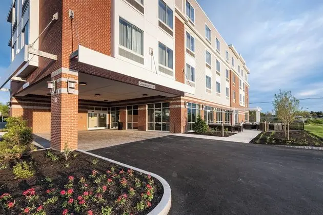 Courtyard by Marriott Boston Littleton - Dış Mekan