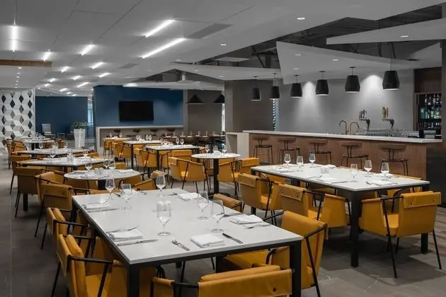 Courtyard By Marriott Calgary Downtown - Yerinde Yemek
