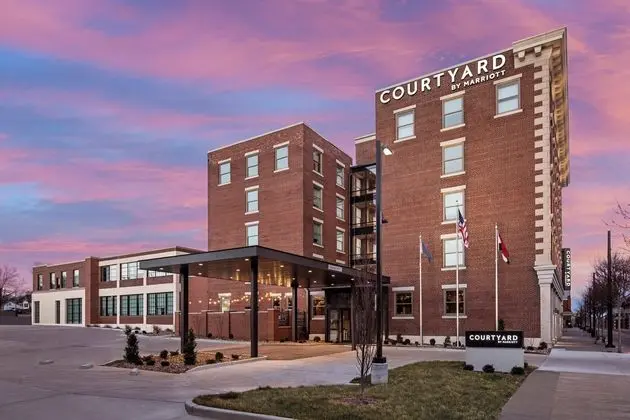 Courtyard by Marriott Cape Girardeau Downtown - Dış Mekan