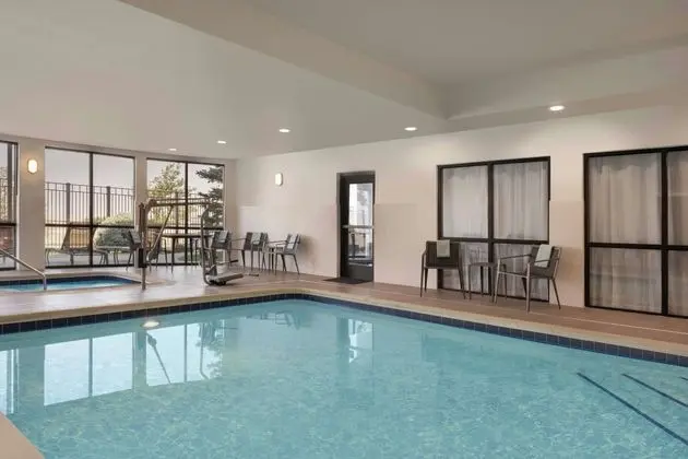 Courtyard by Marriott Casper - Havuz