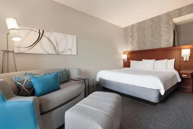 Courtyard by Marriott Charlotte Airport North
