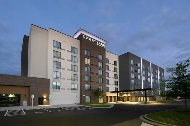 Courtyard by Marriott Charlotte Waverly - Dış Mekan