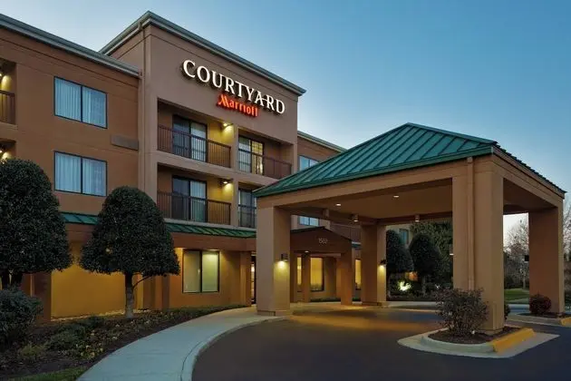 Courtyard by Marriott Chesapeake - Dış Mekan