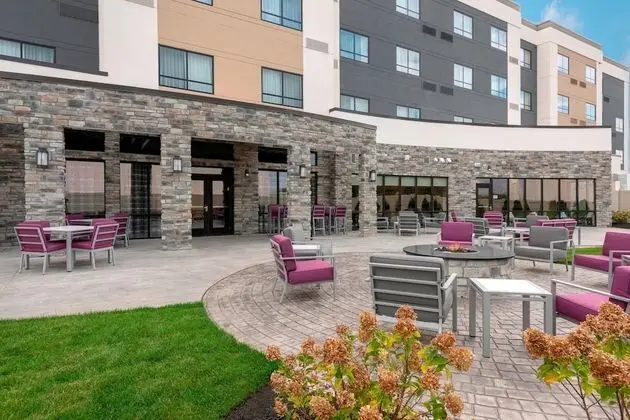 Courtyard by Marriott Cleveland Elyria - Dış Mekan