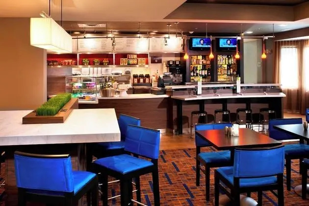 Courtyard by Marriott Cleveland Independence - Yerinde Yemek