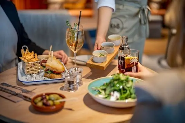Courtyard by Marriott Cologne - Yerinde Yemek