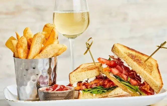 Courtyard by Marriott Costa Mesa South Coast Metro - Yerinde Yemek